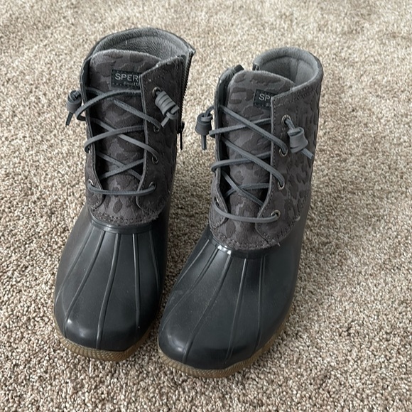 Sperry Shoes - Size 9 sperry boots